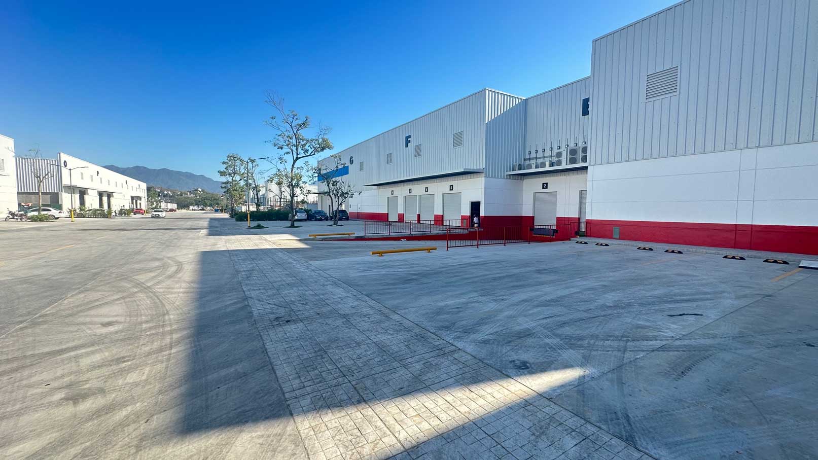 Estacionamiento y vialidades